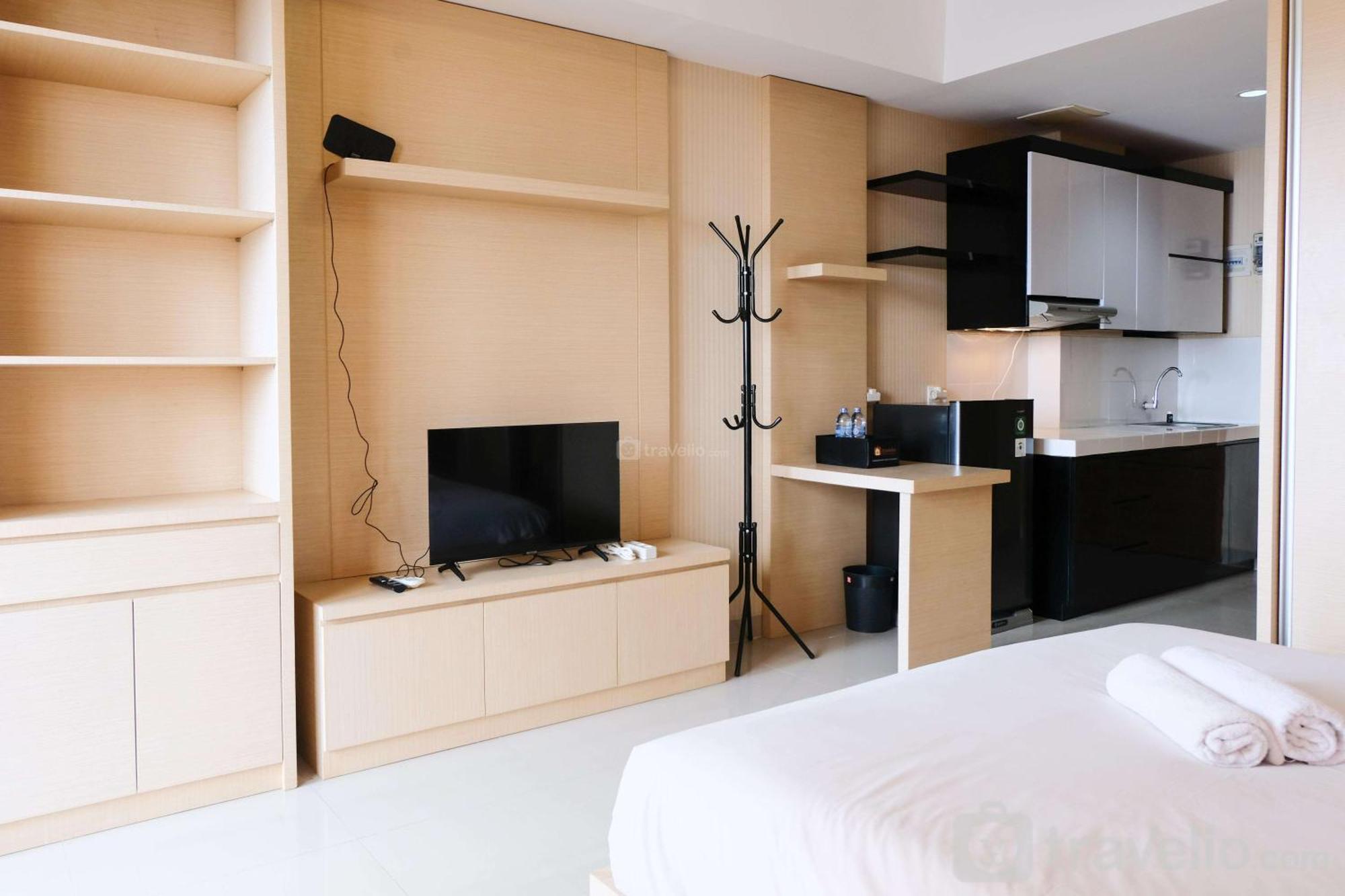 Good At Beverly Dago By Travelio Apartemen