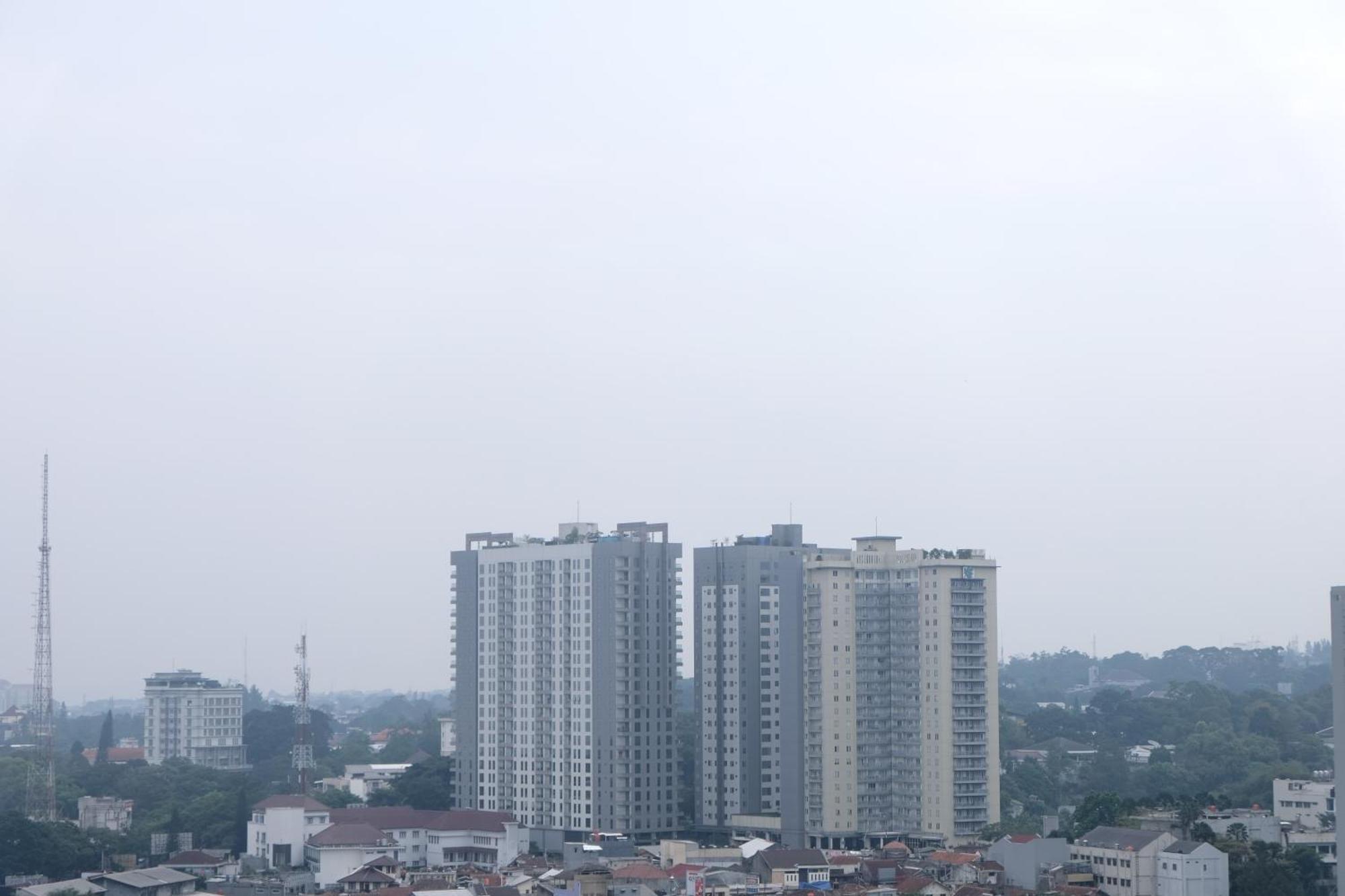 Good At Beverly Dago By Travelio Apartemen *